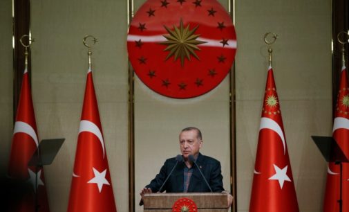 Erdogan discute com estudante de jornalismo