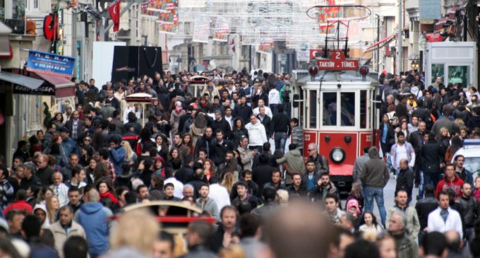250.000 pessoas deixaram a Turquia em 2017, 42,5% a mais que no ano anterior