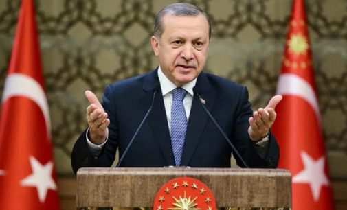 Autoritarismo de Erdogan provoca fuga de cérebros e de capital na Turquia