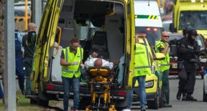 Terrorista ataca mesquitas e mata ao menos 49 pessoas na Nova Zelândia