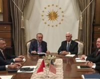 Turquia e EUA concordam com cessar-fogo no nordeste da Síria, diz Pence