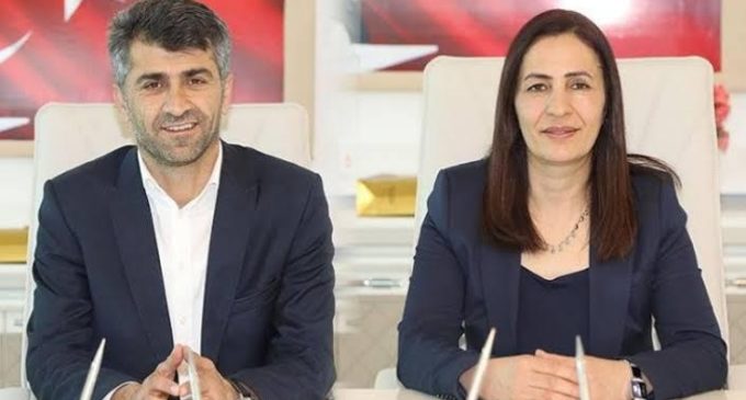 Turquia prende mais dois prefeitos curdos