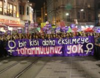 Manifestação de mulheres em Istambul dispersada com violência