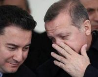 Ex-aliado critica Erdoğan e planeja fundar partido