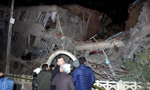 Terremoto de magnitude 6,5 atinge o leste da Turquia; governo confirma 18 mortes e mais de 500 feridos