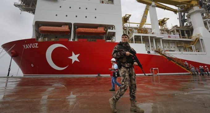 Turquia e Grécia continuam firmes em escalada de disputa no Mediterrâneo