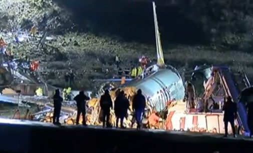 [Atualização] Avião se parte ao meio na Turquia e três morrem