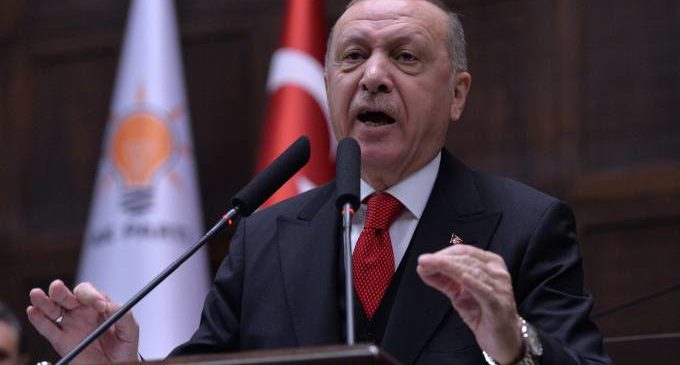 Erdogan ameaça atacar as tropas de Assad ‘por todos os meios necessários’