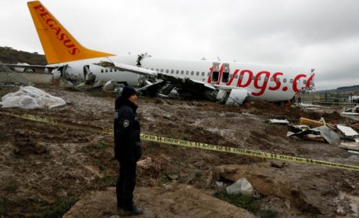 Atenção concentra-se na causa do acidente de avião em Istambul