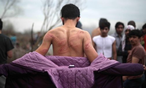 Turquia e Grécia trocam acusações por mais de 92 migrantes nus