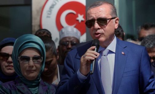 O Sultão Turco … e o divino Divã do século XXI