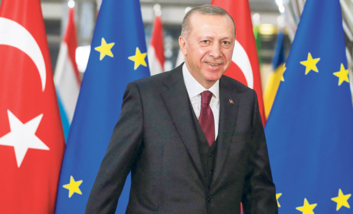 Ancara quer apoio de Bruxelas para levar NATO a envolver-se na Síria