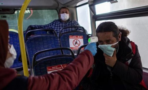 Coronavírus: Turquia proíbe venda de máscaras e vai distribuir de graça