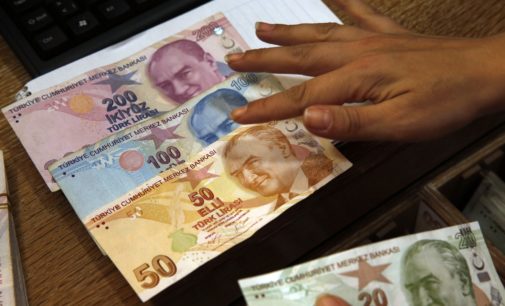 Lira turca cai após governo acusar bancos estrangeiros de manipulação