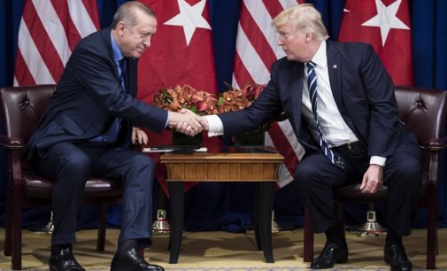Erdoğan diz a Trump que milícia curda e Hizmet estão envolvidos em protestos nos EUA