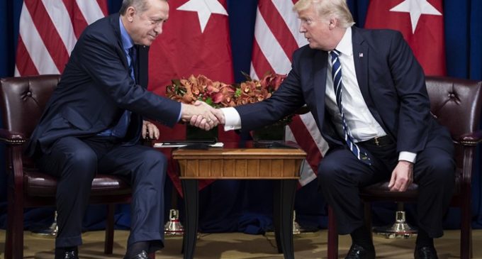 Erdoğan diz a Trump que milícia curda e Hizmet estão envolvidos em protestos nos EUA