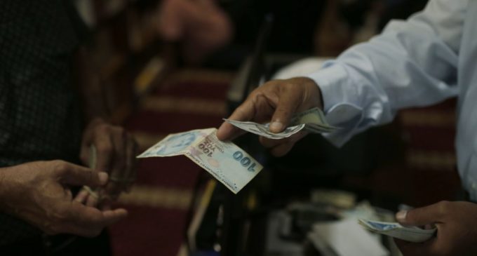 Partes do norte da Síria adotam moeda turca