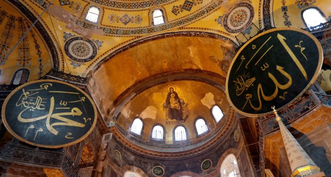 Museu ou mesquita? Batalha por Santa Sofia vai a tribunal