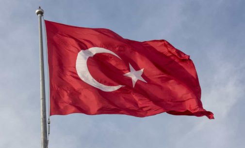 Turquia suspende prospecções de hidrocarbonetos criticadas pela Grécia