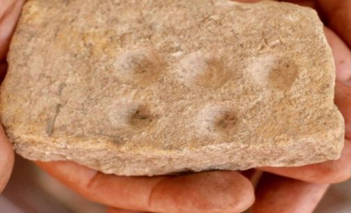 Na Turquia, pesquisadores desenterram paleta de pintura de pedra de 5 mil anos