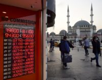 Lira turca cai para mínimo histórico devido ameaça de sanção dos EUA