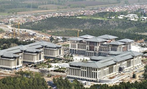 55 milhões de liras gastas em 10 meses para manter os jardins dos palácios de Erdoğan