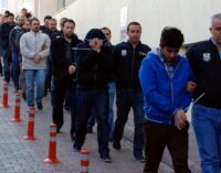 Erdoğan intensifica repressão aos oponentes com detenções em massa