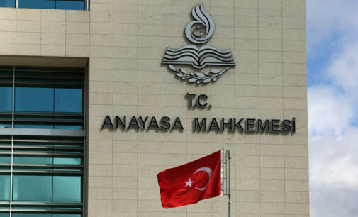 Aliado de Erdoğan renova apelo para fechar o tribunal superior da Turquia