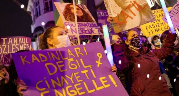 17 mulheres mortas por homens, mais 12 morreram suspeitamente na Turquia em abril