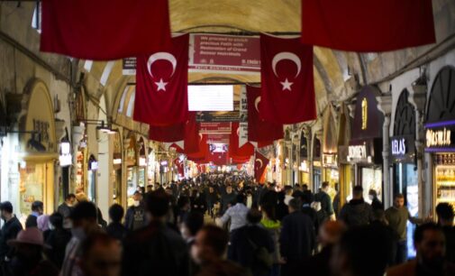 “Não merecemos isto”: Inflação atinge duramente o povo turco
