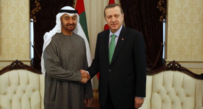 Príncipe herdeiro de Abu Dabi deve visitar Turquia depois de anos de tensão
