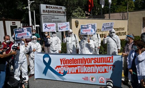 Médicos da Turquia procuram se mudar para o exterior em meio a problemas crônicos do setor de saúde
