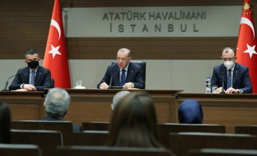 Perguntas de coletiva de imprensa para Erdoğan vazadas com antecedência por jornal