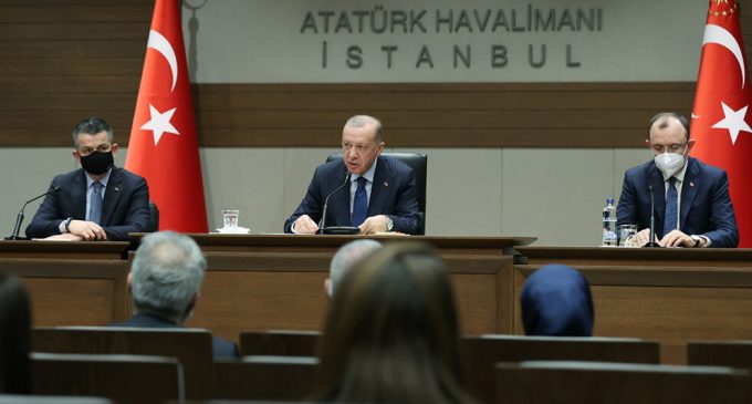 Perguntas de coletiva de imprensa para Erdoğan vazadas com antecedência por jornal