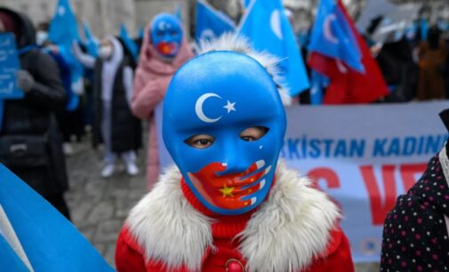 Uigures na Turquia clamam pelo boicote dos Jogos Olímpicos de Inverno de Pequim: “China, feche os campos de concentração”