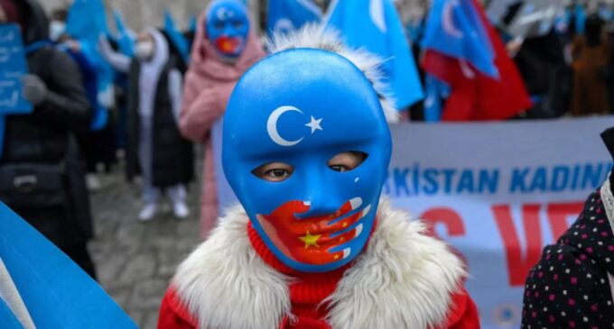Uigures na Turquia clamam pelo boicote dos Jogos Olímpicos de Inverno de Pequim: “China, feche os campos de concentração”