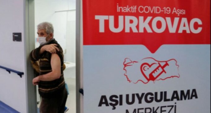 Turquia registra mais de 100.000 novos casos de covid-19 nas últimas 24 horas