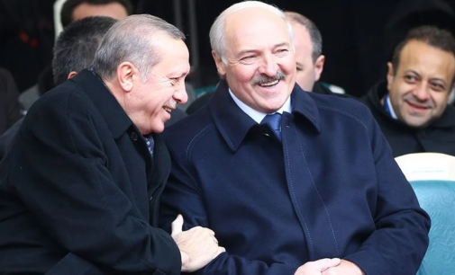 Erdoğan aprova acordo de investimento com Belarus em meio a sanções internacionais em Minsk por ajudar a Rússia 