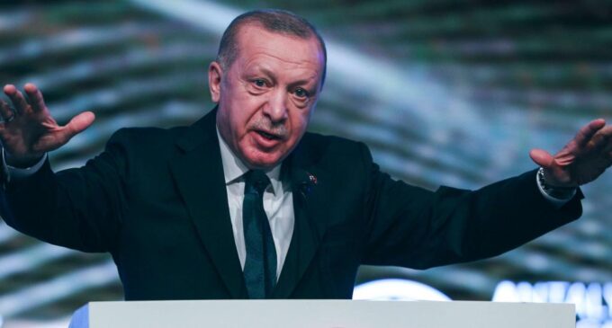 Erdoğan procura reunir os turcos na Europa sob o islamismo político