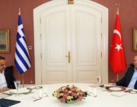 Líderes da Turquia e Grécia realizam conversações em raras reuniões 
