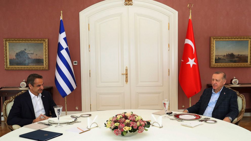 grecia-turquia-lideres-rara-conversa-reuniao-erdogan-kyriakos-mitsotakis-russia-ucrania-putin