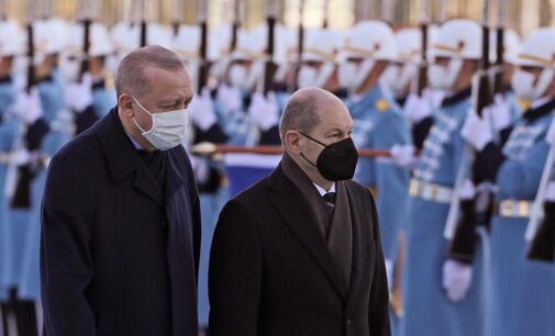 Líder alemão Scholz encontra Erdogan da Turquia em Ancara 