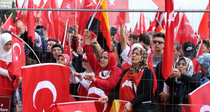 Turquia esconde bens de seus cidadãos que vivem na Europa para que possam se beneficiar injustamente da assistência social
