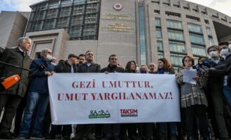 Sociedade civil da Turquia condenada ao silêncio após sentença de prisão perpétua para Kavala