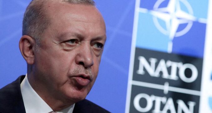 Turquia deve discutir propostas da OTAN com Finlândia e Suécia na quarta-feira 