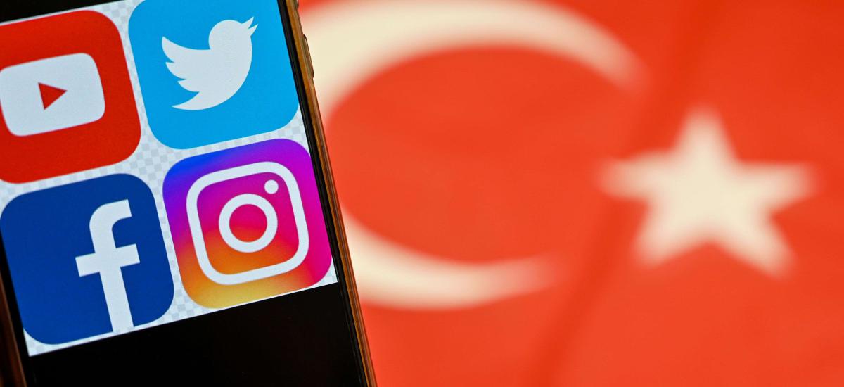 lei-desinformacao-turquia-reforca-controle-erdogan-midia-social