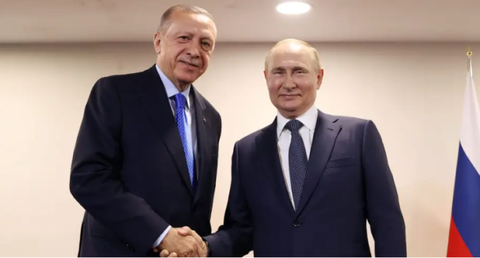 Logo antes de se reunir com Putin no Irã, o Erdogan da Turquia ameaça “congelar” a adesão da Suécia e da Finlândia à OTAN 