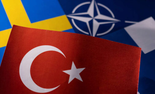 Turquia, Finlândia, Suécia discutem preocupações de segurança, devem continuar a se reunir durante o outono