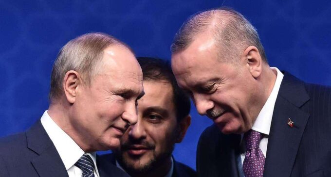 Aumentando as tensões, Erdoğan diz que Turquia está pronta para recorrer à Rússia se os EUA bloquearem as vendas de F-16