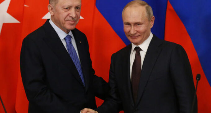 Erdoğan diz que trabalhará com Putin para transformar a Turquia em um centro de gás natural